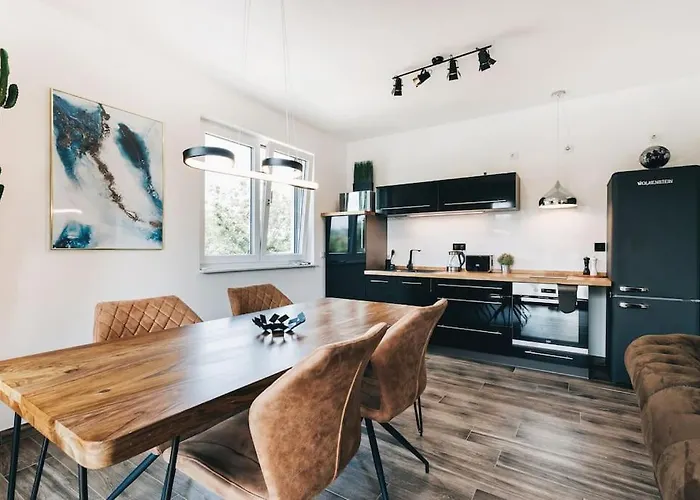 Stilvolle 4-Raumwohnung In Zentraler Lage