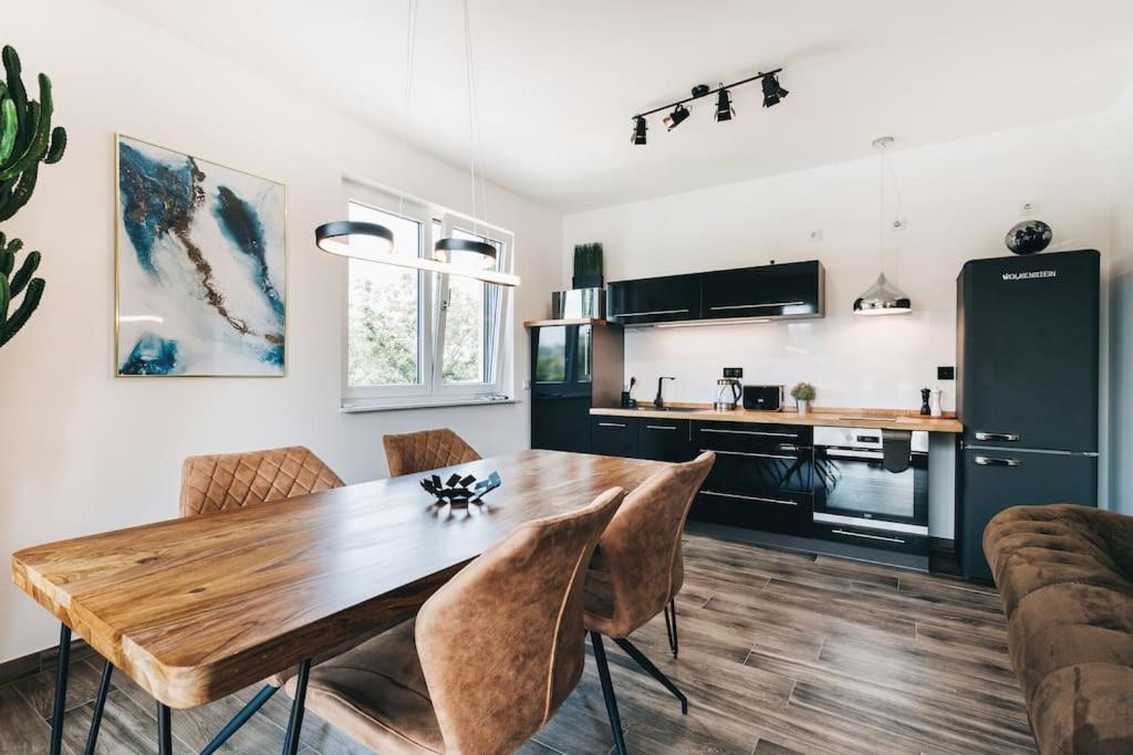 Stilvolle 4-raumwohnung In Zentraler Lage Appartement *